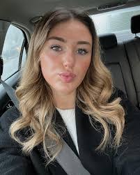 Ella Donaldson's Instagram, Twitter & Facebook