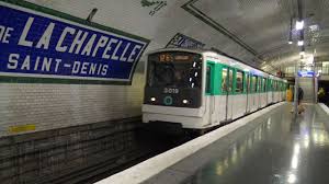 Parking avec entrée sécurisée par deux portes. Metro 12 Porte De La Chapelle Youtube