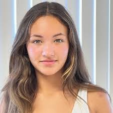 Liliana Lawrence's Instagram, Twitter & Facebook