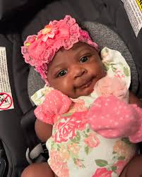 Ebony Holmes (@beastgirl_ebony) • Instagram फोटोहरू र भिडियोहरू