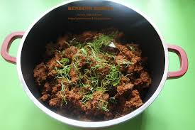 The word rendang was originated from. Amie S Little Kitchen Resipi Rendang Daging Mudah Tapi Sangat Sedap