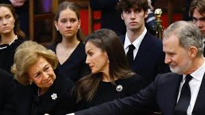 Rompiendo el 'protocolo real', Irene de Grecia deja 'sin herencia' a Leonor y Sofía