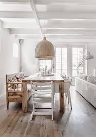 A Serene Dutch Home In Whites And Browns Styled By Danielle De Lange Photographs By Pauli Con Immagini Design Della Sala Da Pranzo Casa Scandinava Idee Di Interior Design