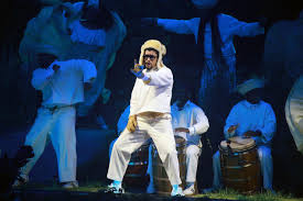 Un verano en el Super Bowl: Why Bad Bunny headlining the Super Bowl  halftime show matters | PR Week