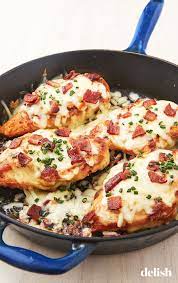 Cheesy Bacon Ranch Chicken Is The Perfect Keto Dinner Recipe Diet Dinner Recipes Keto Recipes Dinner Chicken Bacon Ranch
