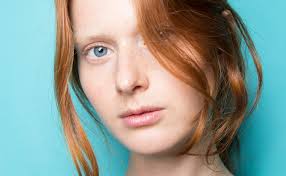 Auburn hair shades vary from medium to dark and are a combination of brown and red hues. The Ultimate Guide To The Best Makeup For Redheads