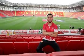 Olimpiyatlara 1 aydan kısa süre kala var gücüyle çalıştığını belirten sporcu, katar'daki dünya kupası 'ndan altın madalyayla dönüyorum. Voabirbeiviyhm