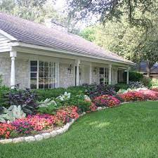 7 Affordable Landscaping Ideas For Under 1 000 Front Yard Garden Design Front Yard Landscaping Design Front Yard Garden