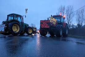 Photo Col�re agricole : A75 A65 RN88... encore plusieurs axes routiers ...
