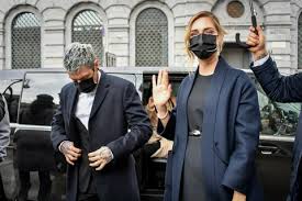 Ha fatto il giro di twitter il post del leader di forza italia: Fedez E Chiara Ferragni Silvio Berlusconi Chiama Dopo L Ambrogino D Oro Complimenti Alla Dottoressa E A Federico