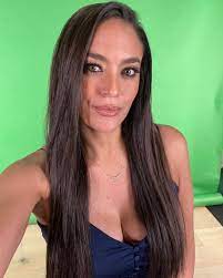 Jersey Shore's Sammi 'Sweetheart' Giancola shows off major cleavage in  plunging top after shocking return to MTV series 