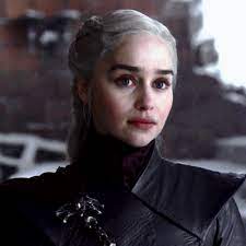 Pin By Leo On Emilia Clarke Emilia Clarke Daenerys Targaryen Mother Of Dragons Deanerys Targaryen