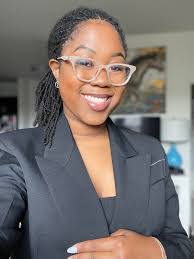 Delores Mosby's Instagram, Twitter & Facebook