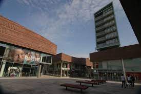 Pašreizējā versija ir 4.10.4, kas izlaista february 20, 2018. Citymall Almere Wikidata