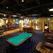 The Office Is A Potpourri Of Classic Victorian Men S Club Influences Unexpected Humorous And With A Touch Of The Twisted Escritorio Legal Minecraft Lugares