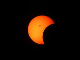 Der dunkle neumond schob sich vor die sonnenscheibe und verdeckte. Sonnenfinsternis Und Mondfinsternis Entstehung