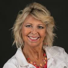 Michelle Ennis's Instagram, Twitter & Facebook