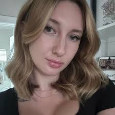 Caitlyn Hurst's Instagram, Twitter & Facebook