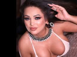 Assyalorra (39 YO woman) XXX hot live cam sex show - Chat and webcam sex  with Assyalorra