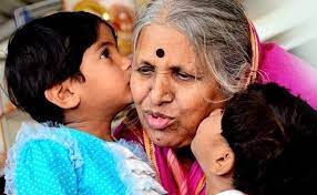Marathi news » maharashtra » funeral procession of sindhutai sapkal will be done in. Padma Shri Awardee Sindhutai Sapkal Mother Of Orphans Dies At Age 73
