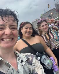 here's what i look like these days (thanks @cquinnphotos)