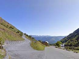 In the col de portet, the tour de france has unearthed a stunning climb that's set for legendary it is a magnificent setting, the view stretching to pla d'adet, the col d'azet and the peyresourde, barely. Col De Portet Climb Via Saint Lary Soulan 17 8 Km 2215 M 7 9 Climbbybike