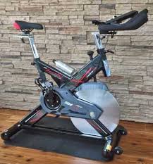 To adjust your seat height. Speed Bike Test 2021 Die Besten Indoor Cycles Fur Zuhause