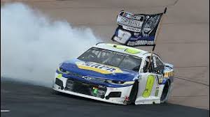 By tapping into their passion for racing and being presented with the chance to make a lot of money. Chase Elliott Net Worth How Much Is The Nascar Star Worth Engaging Car News Reviews And Content You Need To See Alt Driver