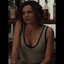 When her unlikely wish is fulfilled, loud confusions are ensued to happen. Regina Mills Duas Versoes De Mim Em Uma So Ainda Sim Facebook