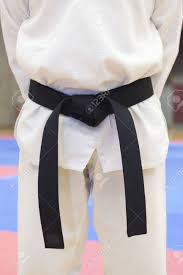 Auch wenn das sehr pflegeleichte material grundsätzlich in der waschmaschine gewaschen wird, ist vom waschen in der maschine bei. Ein Mann Tragt Einen Schwarzen Gurtel In Taekwondo Lizenzfreie Fotos Bilder Und Stock Fotografie Image 12067074
