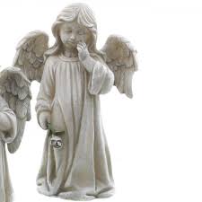 Deko Engel Figur stehend mit Trauerrose. 24 cm.
