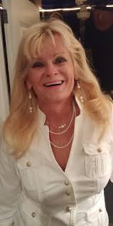 What is the opening date for Hank's Place in Chadds Ford?