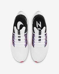 It's cool and breathable with a wider fit at the toes and plenty of cushioned support to help you fly past your personal goals. Nike Air Zoom Pegasus 38 Women S Running Shoe Nike Id