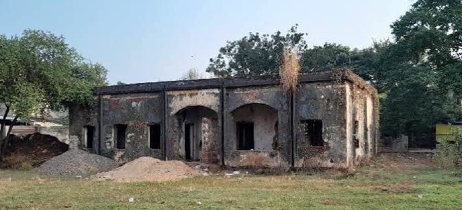 Dak Bungalow Of British Rule In Bhubaneswar's Old Town Faces Demolition | OdishaBytes