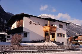 Tieflehn 47, 6481 sankt leonhard im pitztal 46.975274691779894. Hotel Bauernhof Haus Bergheim Osterreich Bei Hrs Gunstig Buchen