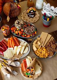 Thanksgiving Table Ideas Perfect For Thanksgiving Day Thanksgiving Dinner Table Thanksgiving Dinner Table Decorations Thanksgiving Treats