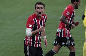 Já o são paulo garantiu a vaga ao golear o mirassol por 4 a 0. Pablo Marca Sao Paulo Bate O Palmeiras E Quebra Tabu No Paulistao Lance