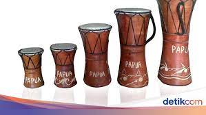 Selain saran hiburan alat musik juga digunakan sebagai pengiring tari tradsional yang berada di maluku. Alat Musik Tradisional Papua Lengkap Sejarahnya