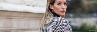 Blondes can choose any color but brunettes will need. How Do You Get The Dip Dye Look When You Re A Brunette