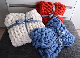 Looking for a good deal on bulky knit throw? Weihnachten Riesen Grobstrick Garn Chunky Garn Arm Stricken Etsy Thick Yarn Blanket Knitted Blankets Chunky Knit Blanket