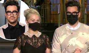 Today's episode is going to feature host dan levy alongside musical guest phoebe bridgers, and we're expecting this one to be very creative. Dan Levy Asks Phoebe Bridgers To Write A Song About Him In Their New Snl Promo With Aidy Bryant Daily Mail Online