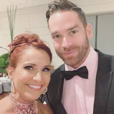 Desliza ➡️) #pinkgala @komenpr @deborahwapa @celimaradames @jaimeamayol  @nataliavlugo @migdalizom @ Caribe Hilton