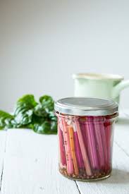 Was Kann Man Mit Mangoldstielen Machen Eingelegte Mangoldstiele The Stepford Husband Mangold Zubereiten Mangold Essen Selbstgemacht