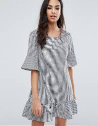 Asos Black And White Gingham Dress Loving This Fresh Take On Gingham For Work Ropa Vestidos Para Adolecentes Vestidos Casuales Para Dama
