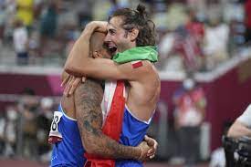 Gianmarco tamberi ha ricevuto la sua medaglia d'oro. Xljptgvs64pwim