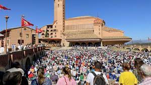 Unos 9.000 peregrinos asisten a la XXX Jornada Mariana de la Familia en  Torreciudad (Huesca)