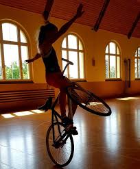 Her True Passion Shes Getting Really Good At It Artisticcycling Kunstrad Cycling