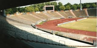 Das stadion fasste zunächst 70.600 zuschauer, nach dem umbau 1998 62.004 zuschauer. Parkstadion The Stadium Guide