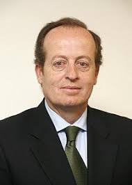 Marcos Camacho, Decanus emeritus Jerez Bar Associationis, Crucem San  Raimundo consideratum. Abogacía Española