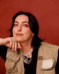 Claudia Walker's Instagram, Twitter & Facebook